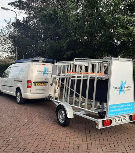 Bedrijfswagen en ladderwagen voor schilderwerken bij Kunst & Koster.